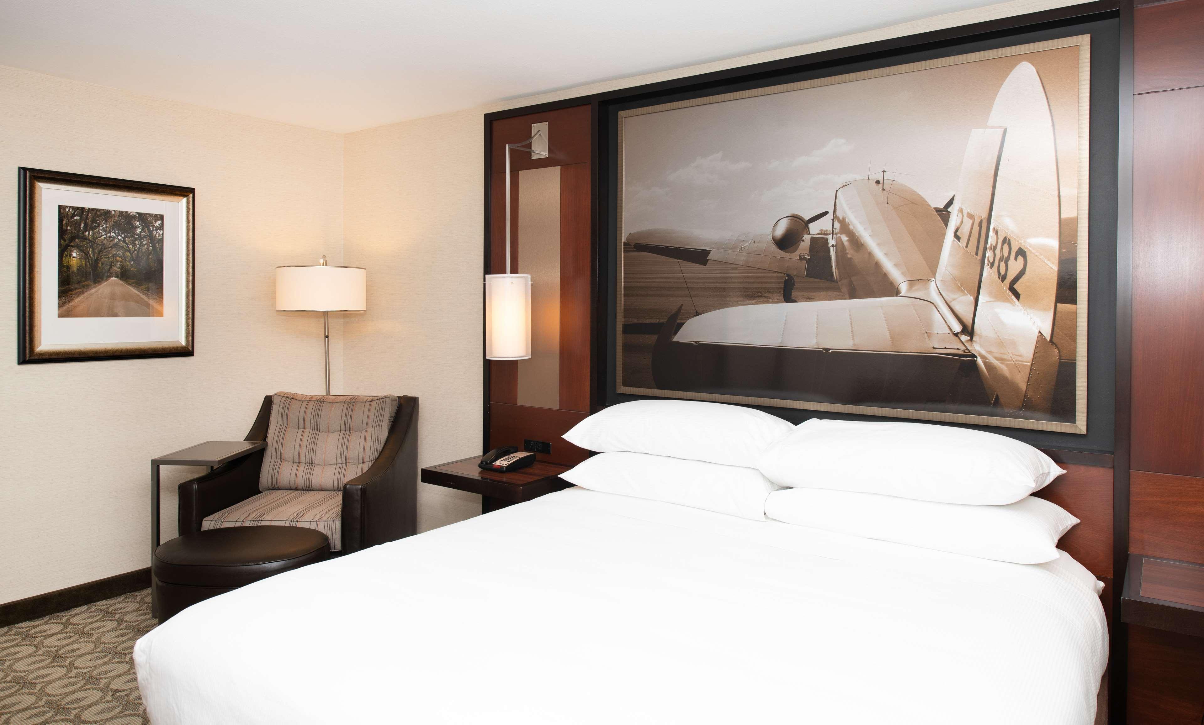 Hotel Doubletree & Charleston Airport 3*