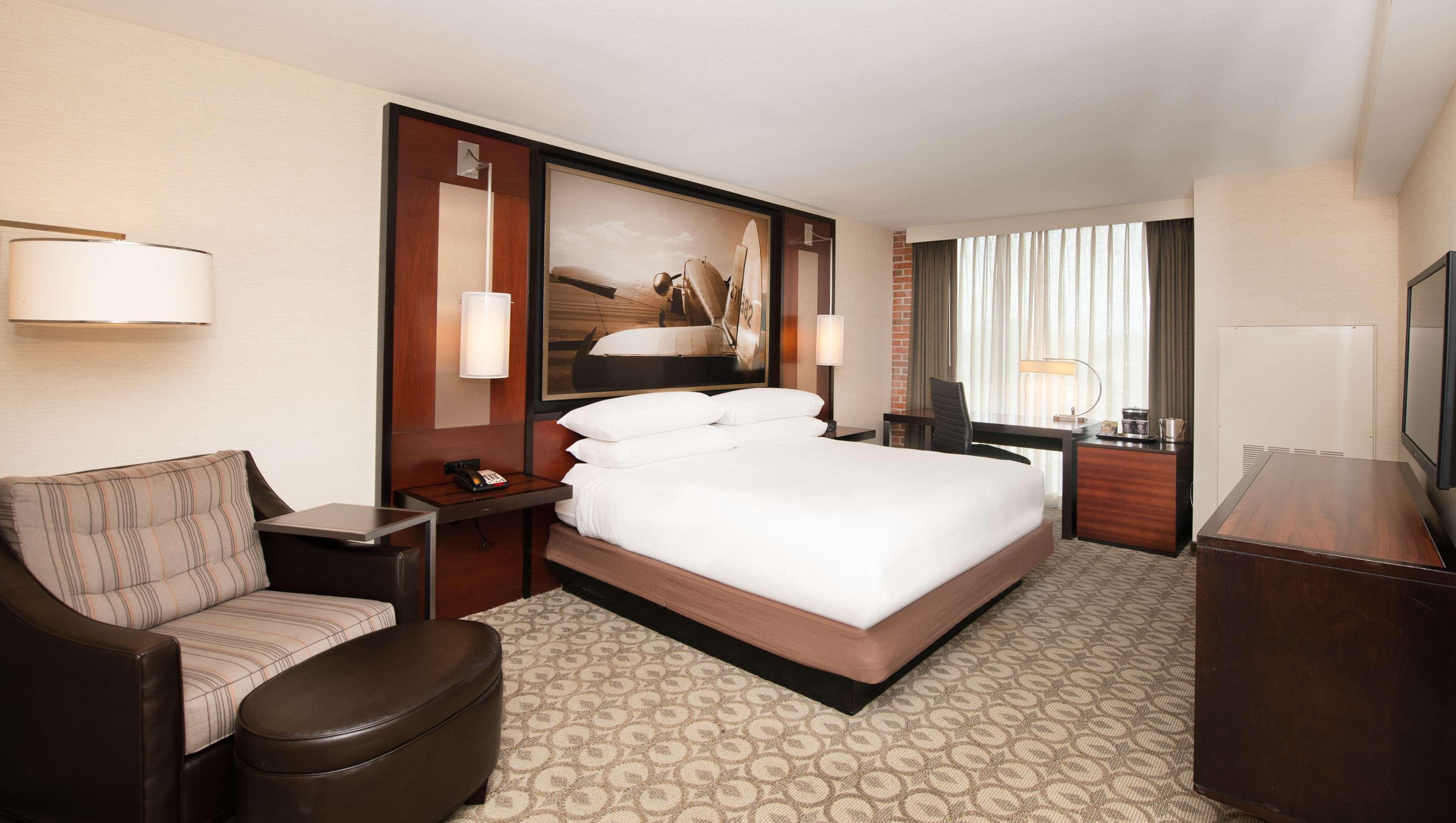 Hotel Doubletree & Charleston Airport 3*