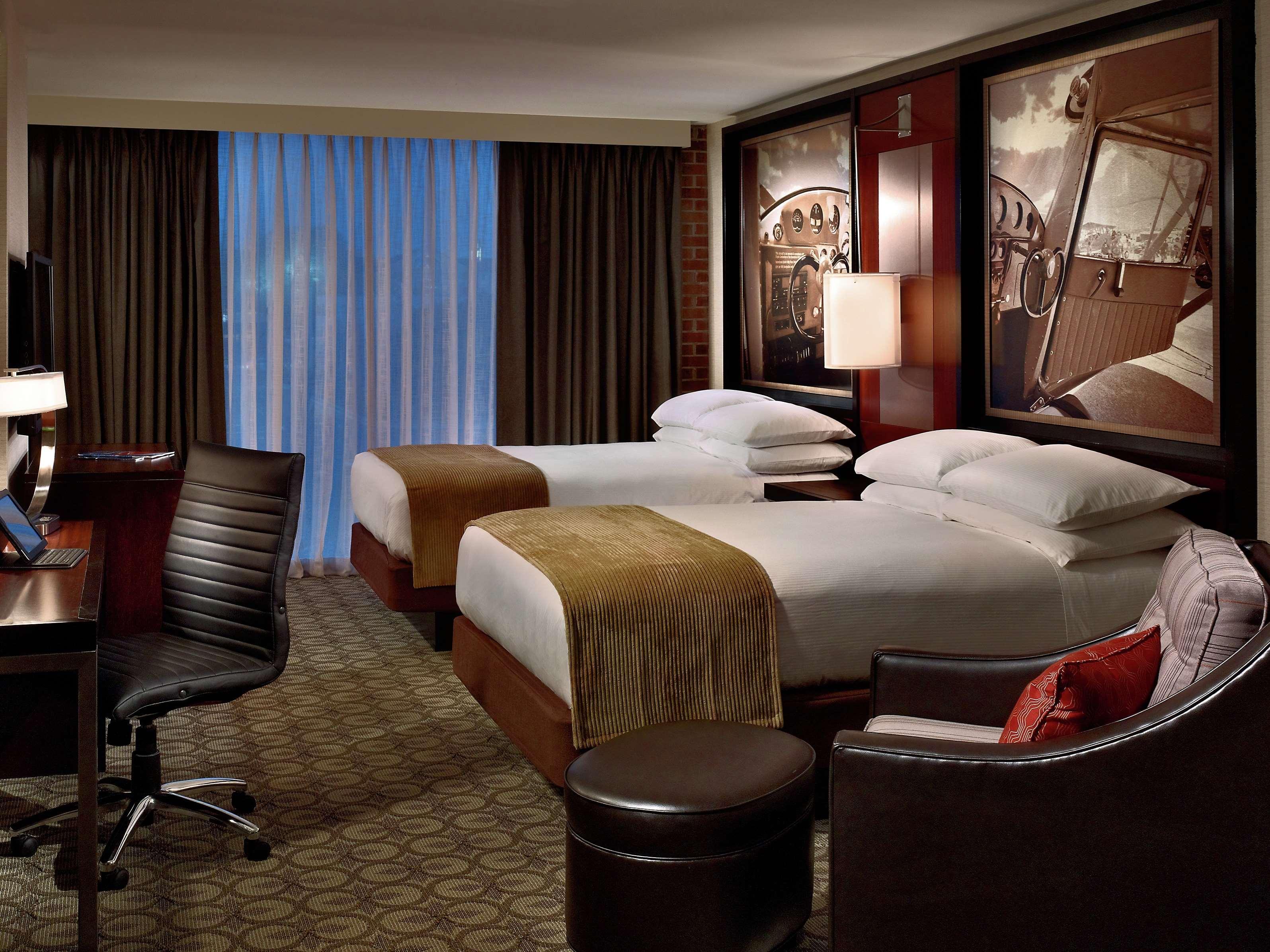 Hotel Doubletree & Charleston Airport 3*