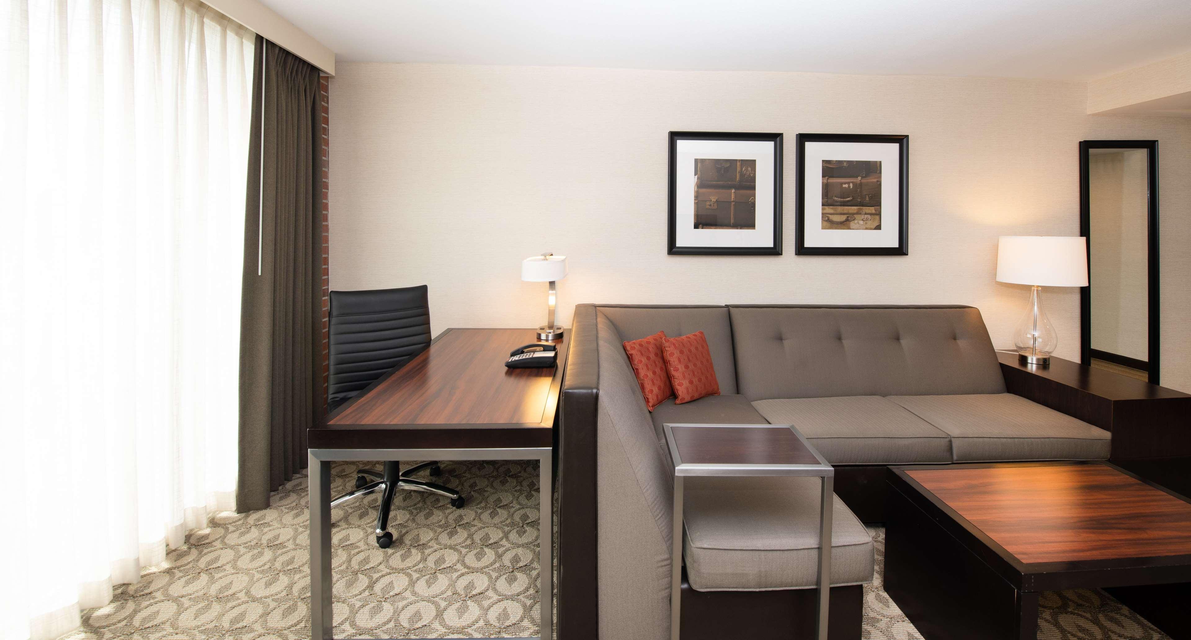 Doubletree & Charleston Airport 3*