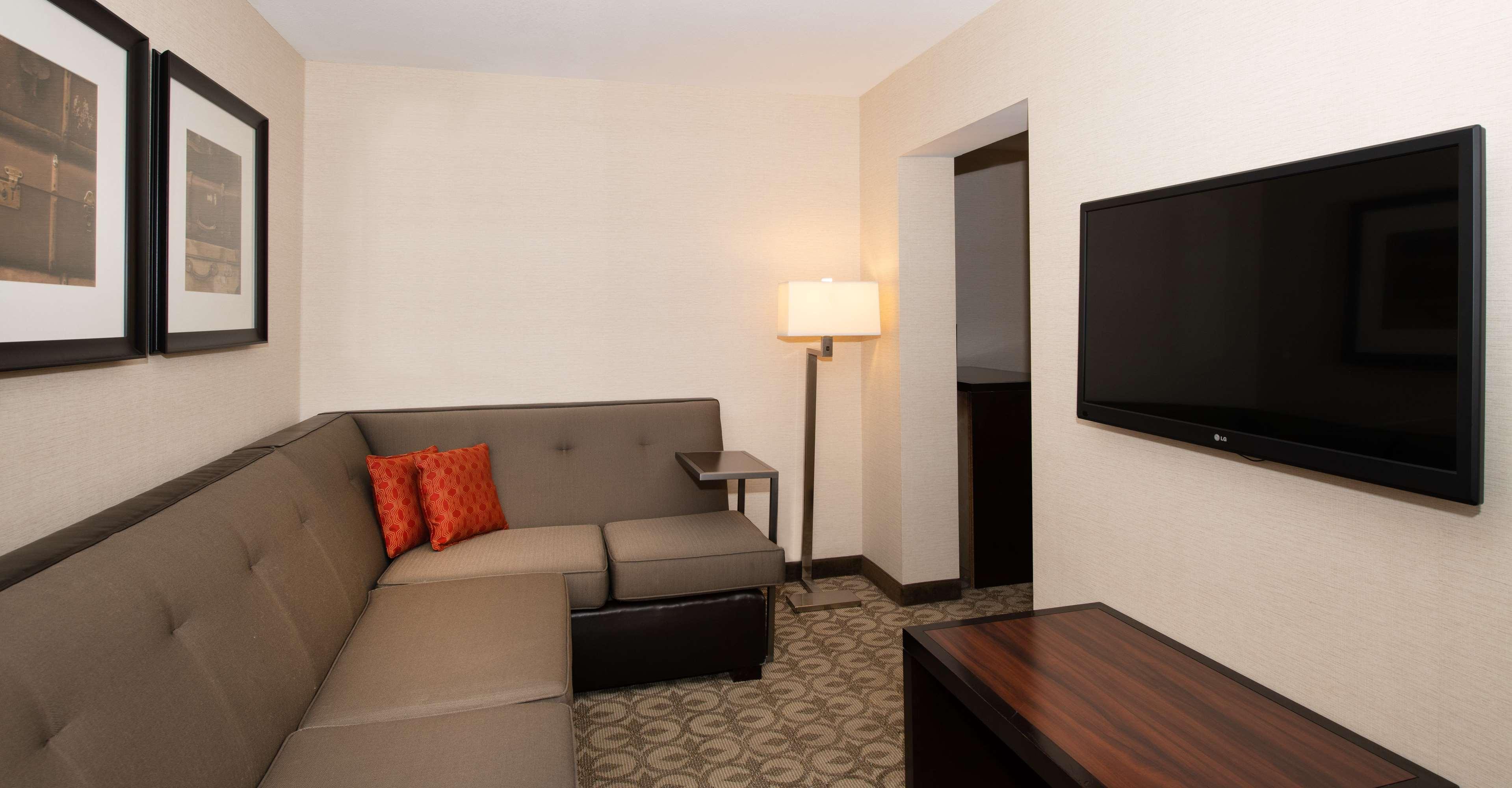 Doubletree & Charleston Airport 3*