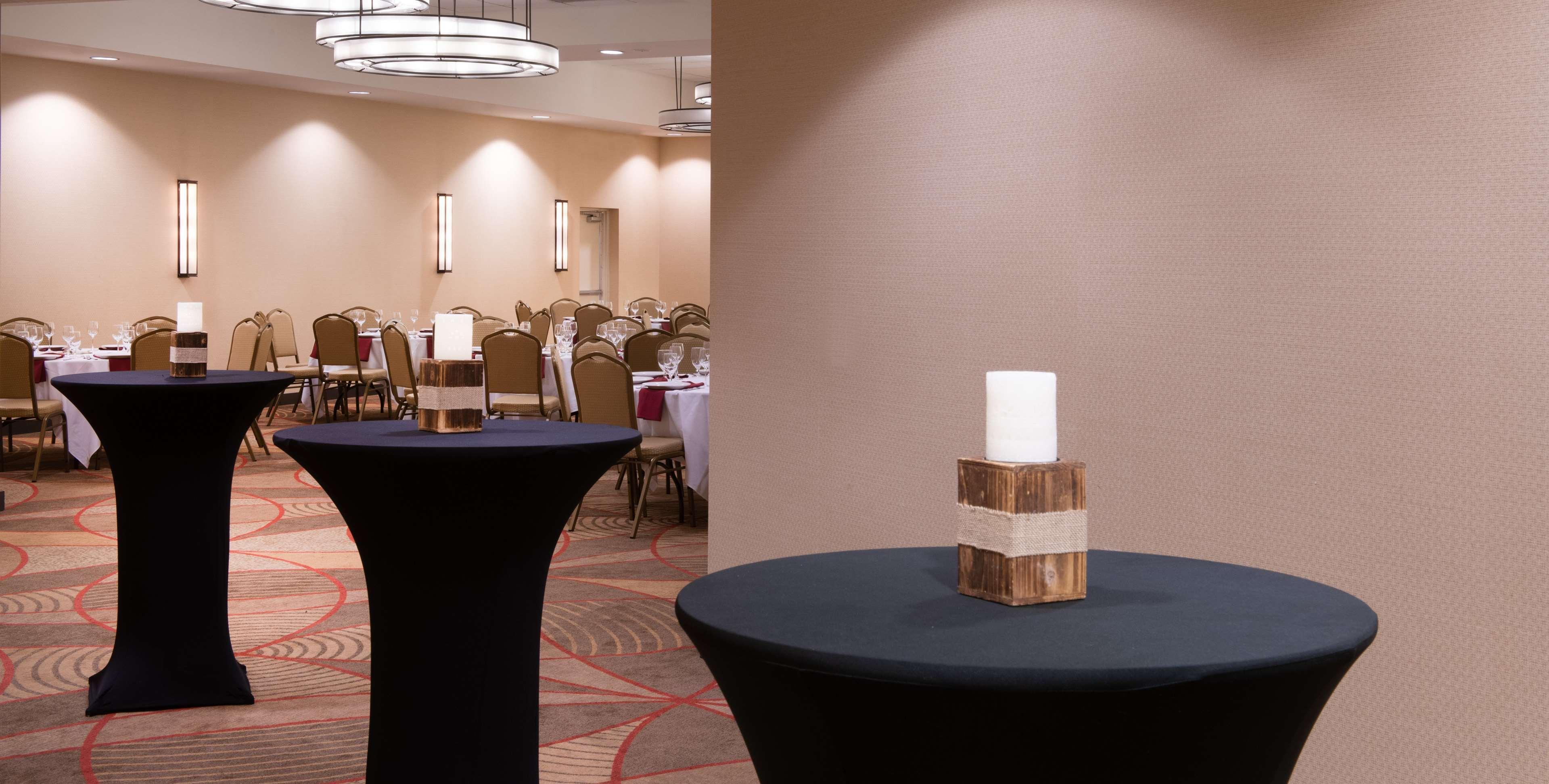 Doubletree & Charleston Airport Hotel 3*