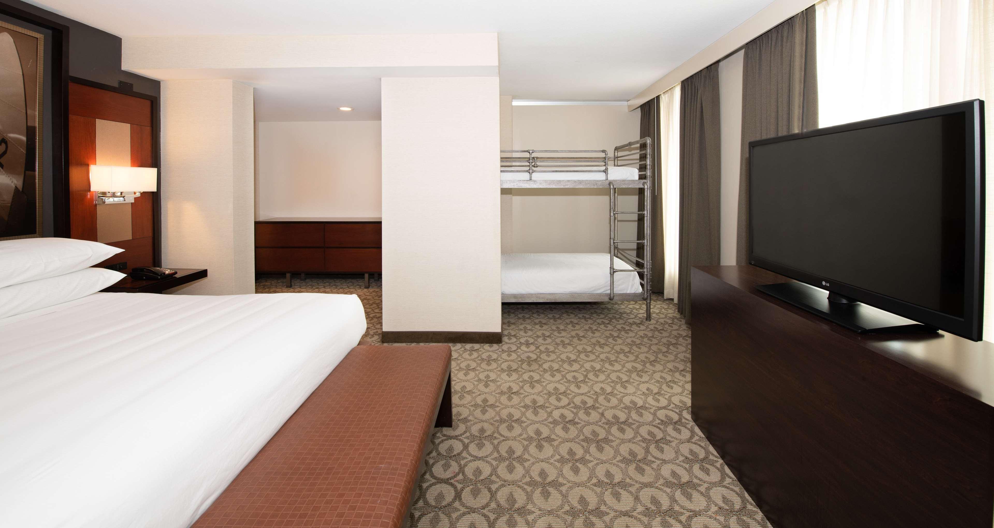 Doubletree & Charleston Airport Hotel