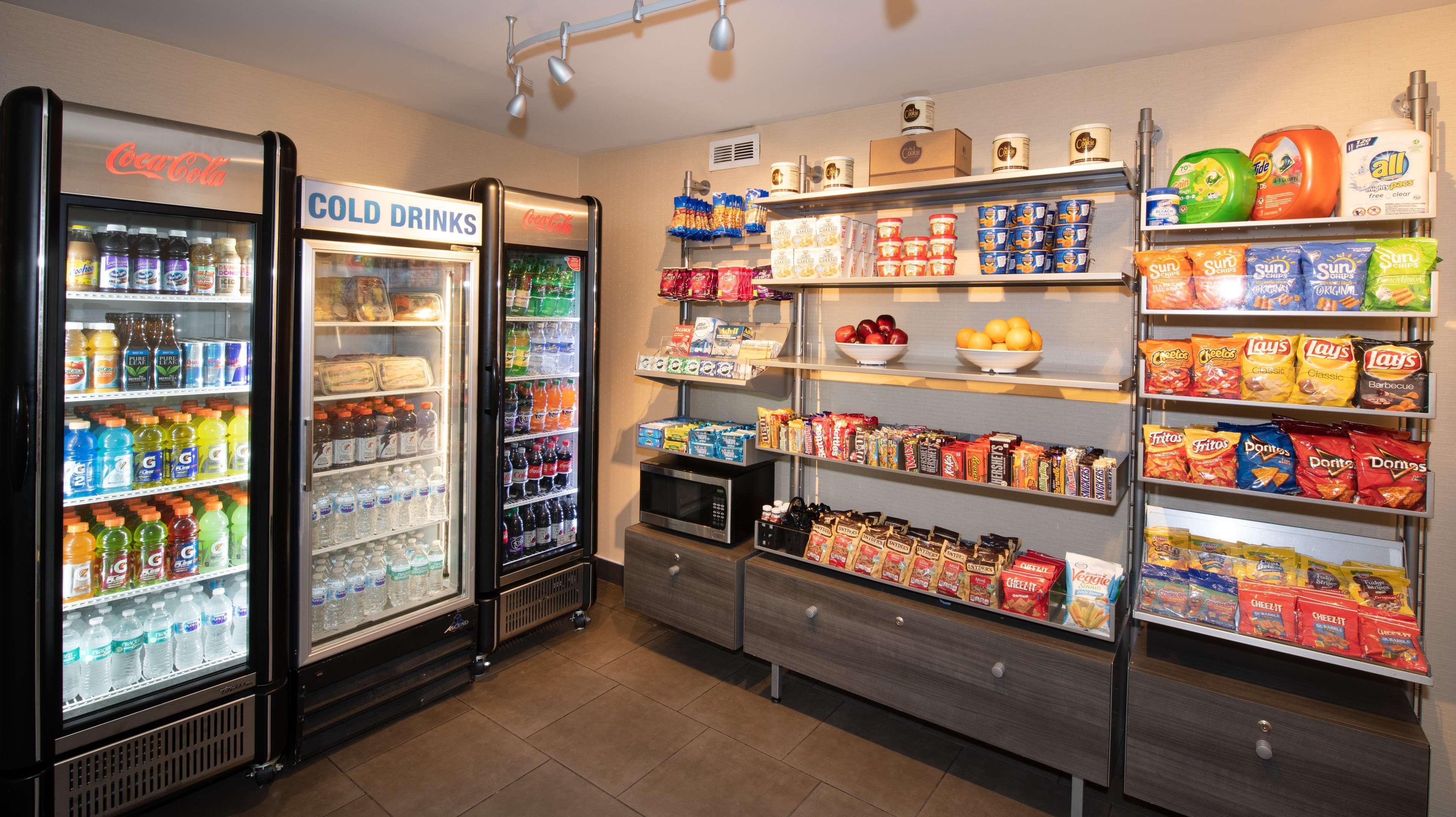 Doubletree & Charleston Airport 3*