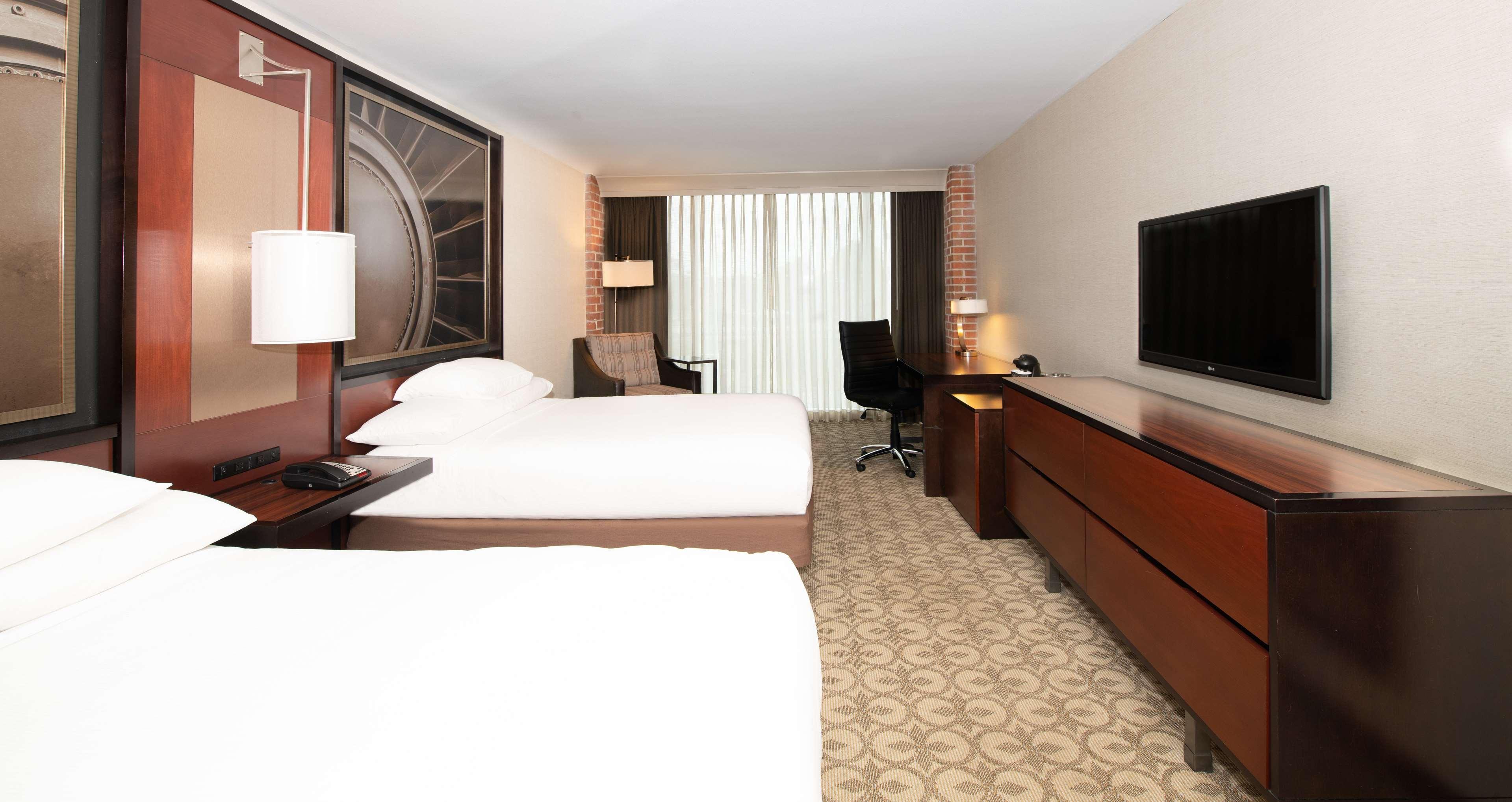 Doubletree & Charleston Airport 3*