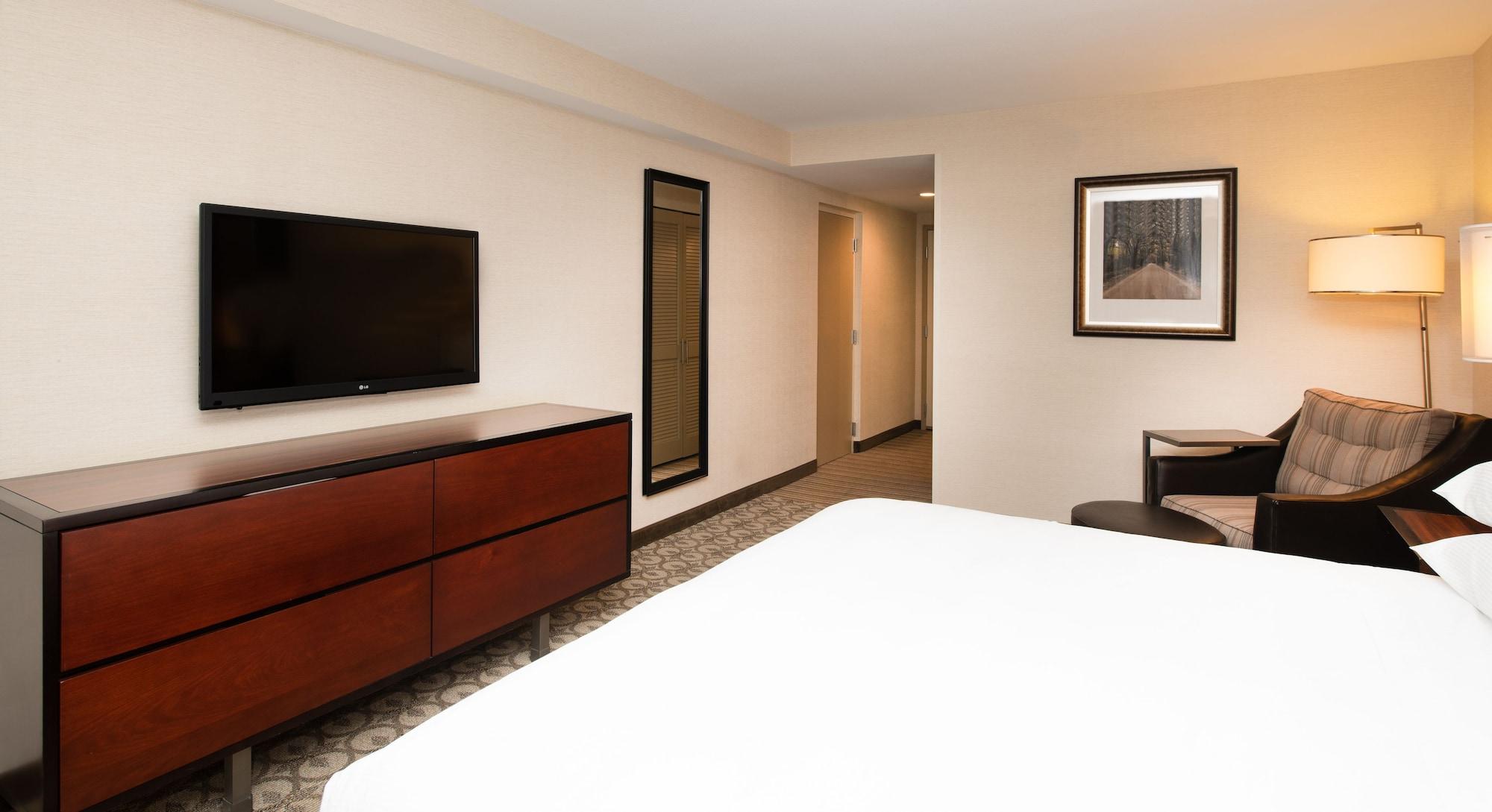 Hotel Doubletree & Charleston Airport 3*