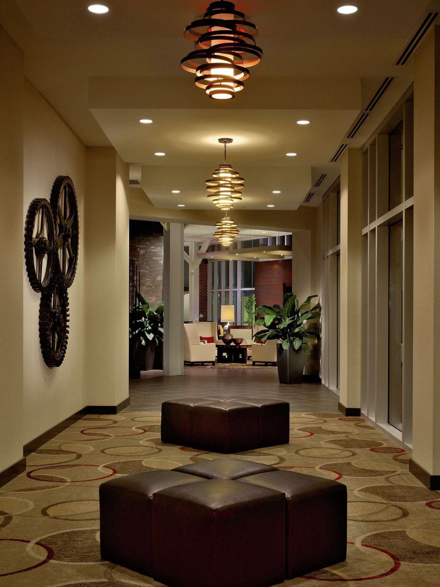 Doubletree & Charleston Airport Hotel 3*