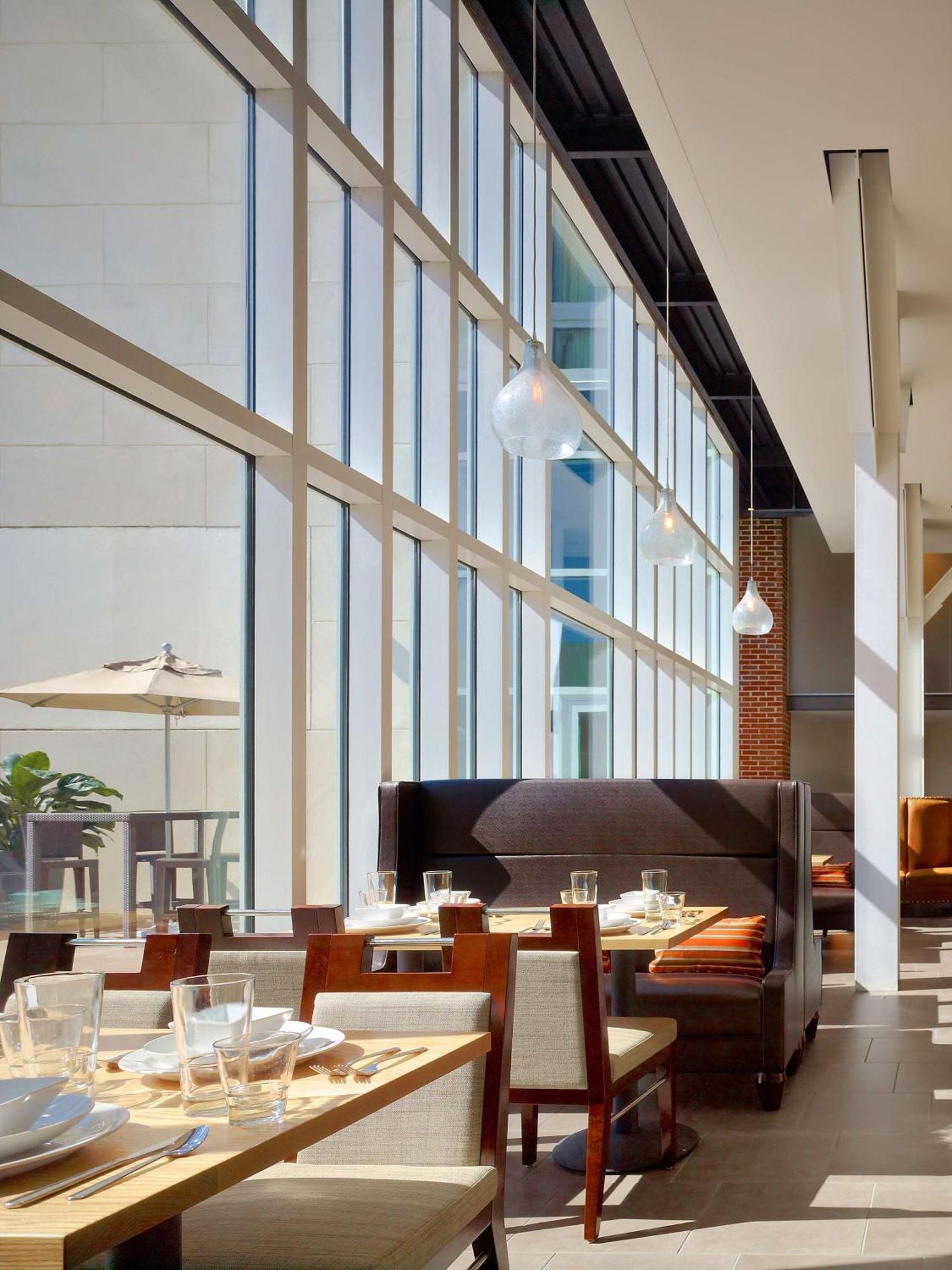 Doubletree & Charleston Airport
