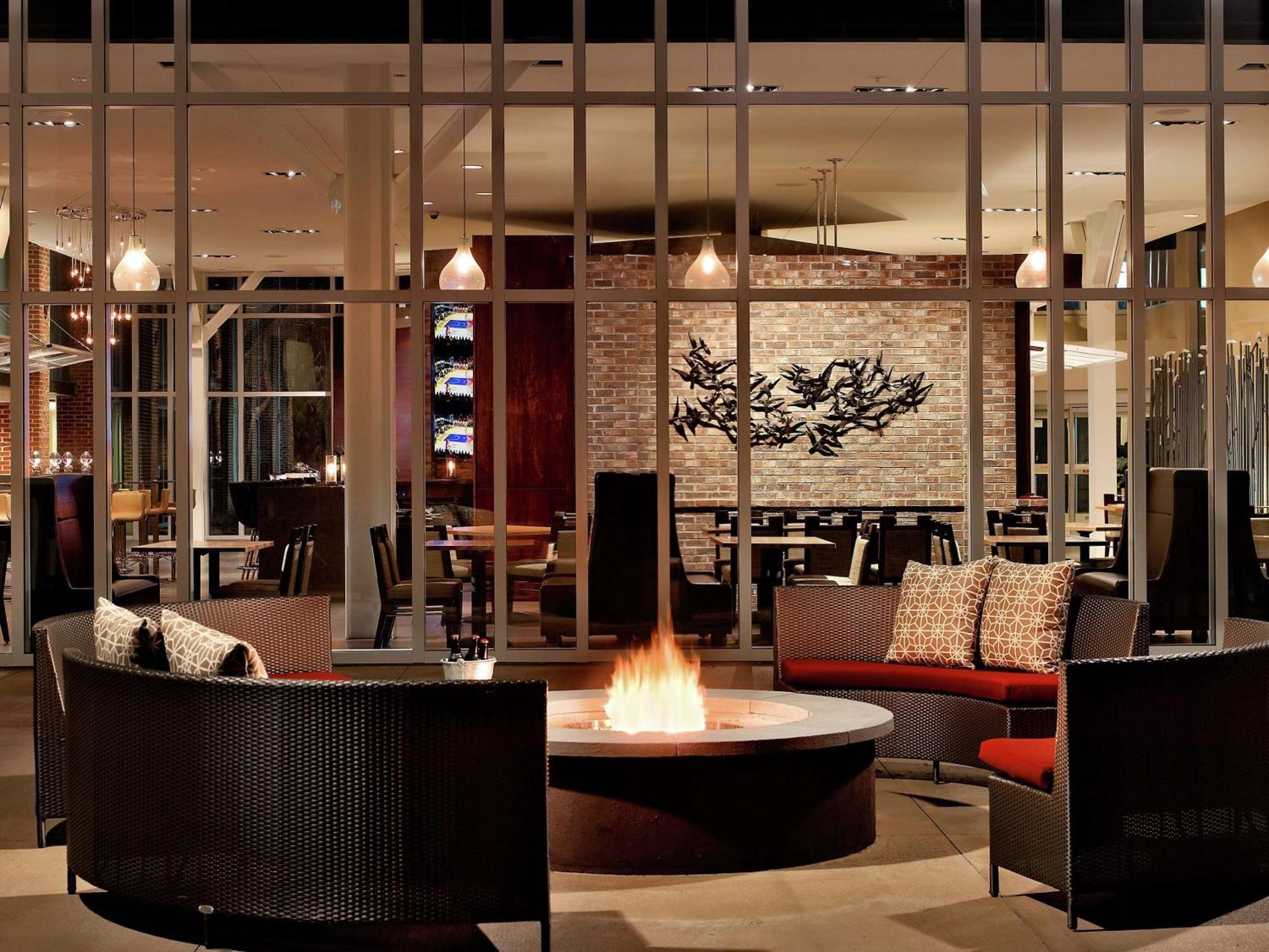 Hotel Doubletree & Charleston Airport