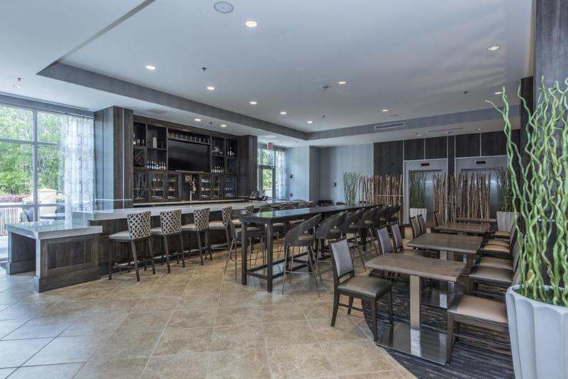 Doubletree & Charleston Airport Hotel 3*