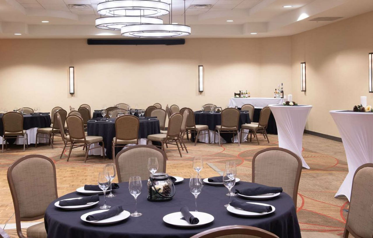 Doubletree & Charleston Airport 3*